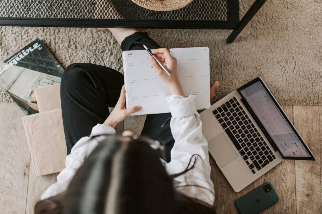 Working From Home: 7 Benefits of Employee Portals