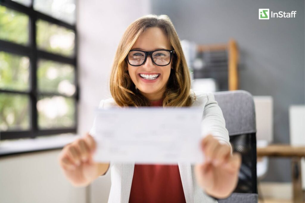 Time Tracking & Pay Stubs: A Perfect Pair for Payroll Transparency 